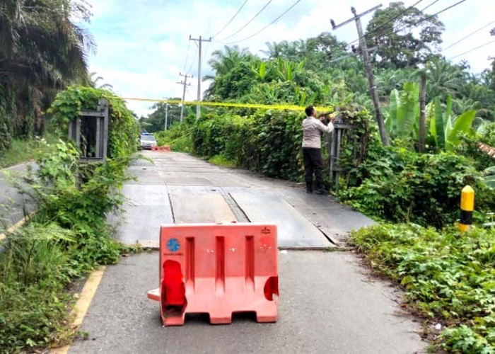 Jembatan Sendawar di Jalinbar Bengkulu-Lampung Ditutup Polisi 