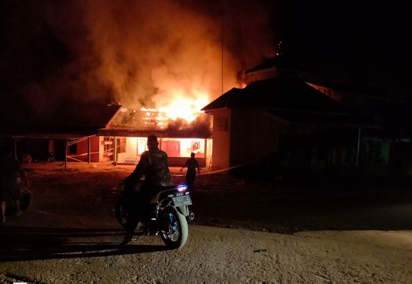 Pilkades di Muratara Mencekam! Adik Kandung Bupati Tewas, 2 Rumah Dibakar