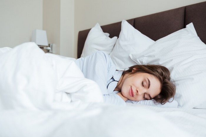 Sulit Tidur? Jangan Anggap Sepele, Atasi Insomnia dengan 6 Cara Berikut 