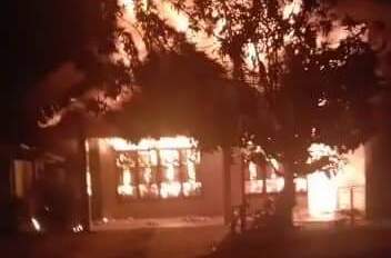 BREAKING NEWS: Kantor Pendamping Desa di Bengkulu Selatan Terbakar, 2 Motor Hangus 