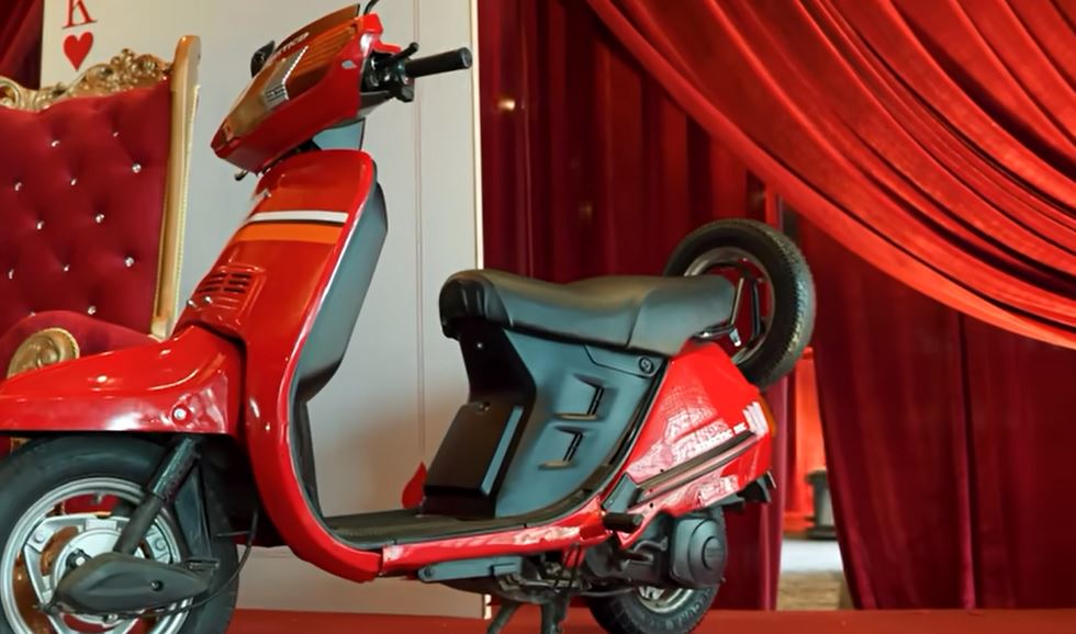 Kinetic DX Electric Scooter Mengaspal, Skuter Pintar dengan Fitur Teknologi Mutakhir