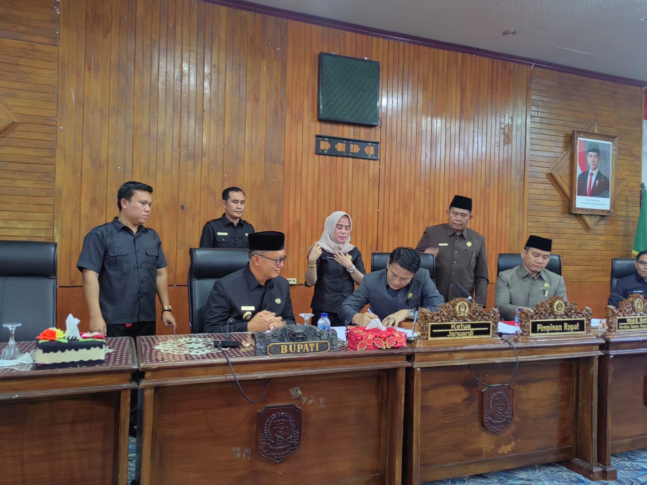 DPRD Kaur Sahkan APBD 2025!  50 Persen Lebih Anggaran Berpihak untuk Rakyat 