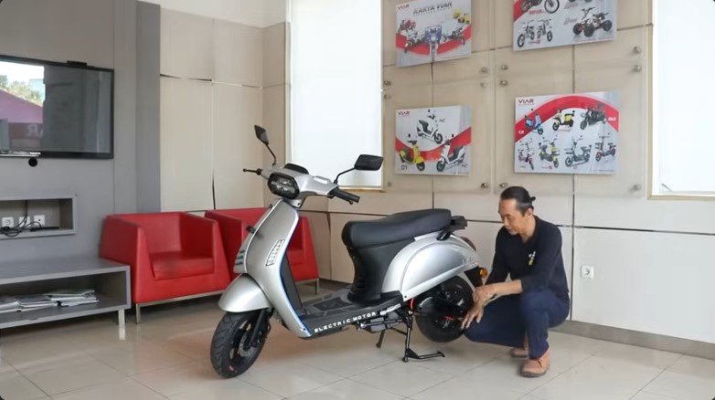 Skuter Ala Vespa Sprint Ini Cuma Dibanderol Rp 13 Juta, Karya Anak Indonesia, Mesin Jangan Diragukan 