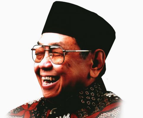 Gus Dur, Presiden Indonesia yang Tak Punya Dompet, Gus Mus Ungkap Alasannya