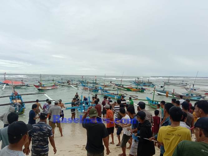 BREAKING NEWS: 3 Nelayan Kaur Tenggelam