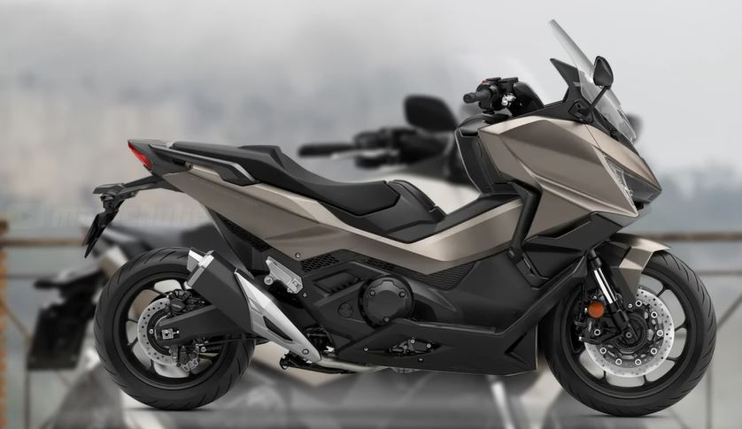 Makin Sporty! Honda Forza 750 2025 Hadir dengan Headlamp CBR 650RR