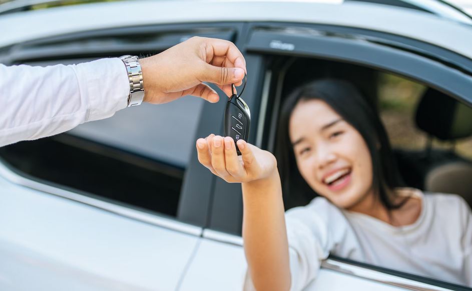 Simulasi Kredit Mobil Bekas Toyota Avanza, Lengkap Cicilan, DP, dan Tenor Terbaru