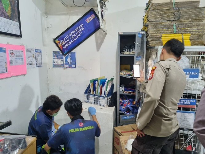 Pembobol Indomaret di Bengkulu Selatan Diduga Profesional, Selain Mengambil Uang dan HP, DVR CCTV Juga Hilang