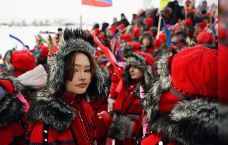 Dengan Alasan Keramahan, Suami di Chukotka Berikan Pelayanan 'Spesial' untuk Tamu Pria