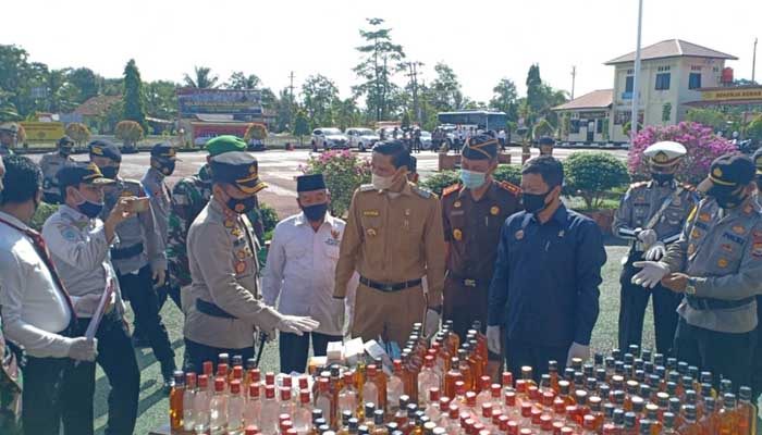 Jelang Ramadan Polisi Musnahkan Miras