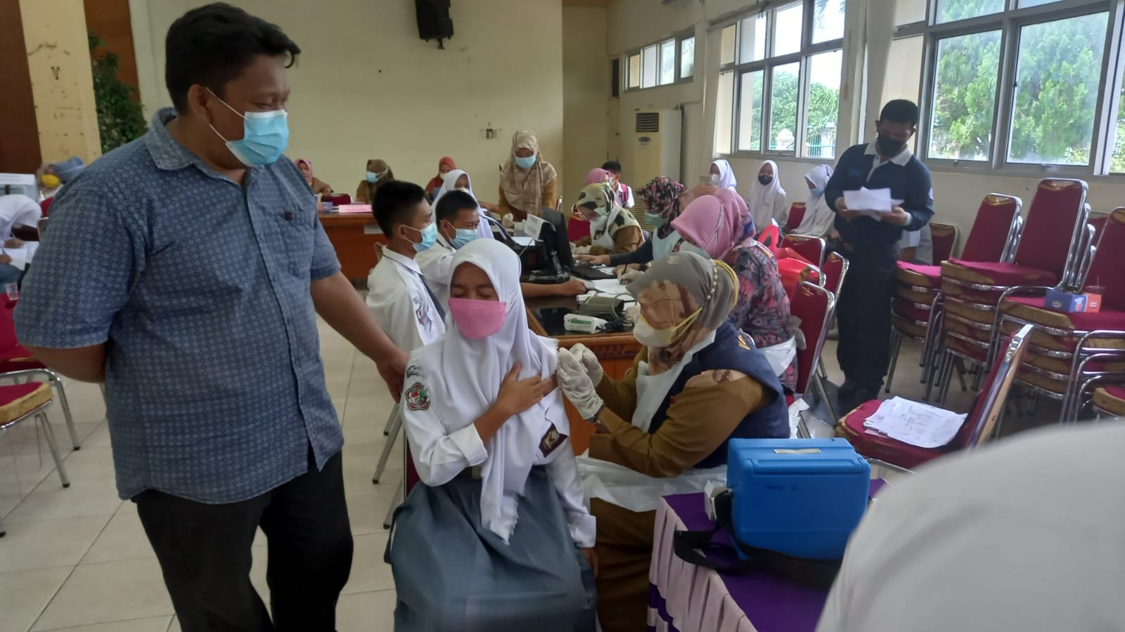 Semangat Remaja Mengikuti Vaksinasi Covid-19 : Ingin Covid Sirna, Rindu Suasana Sebelum Pandemi