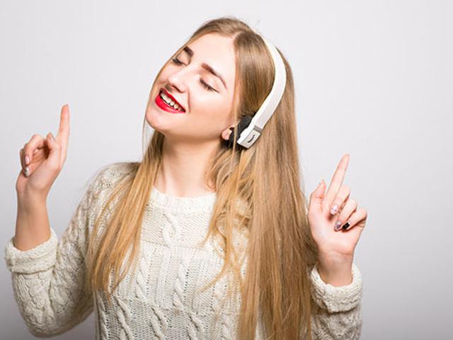 Akibat Terlelap Saat Dengerin Musik Pakai Headset, Korban Tak Sadar HP nya Dicuri
