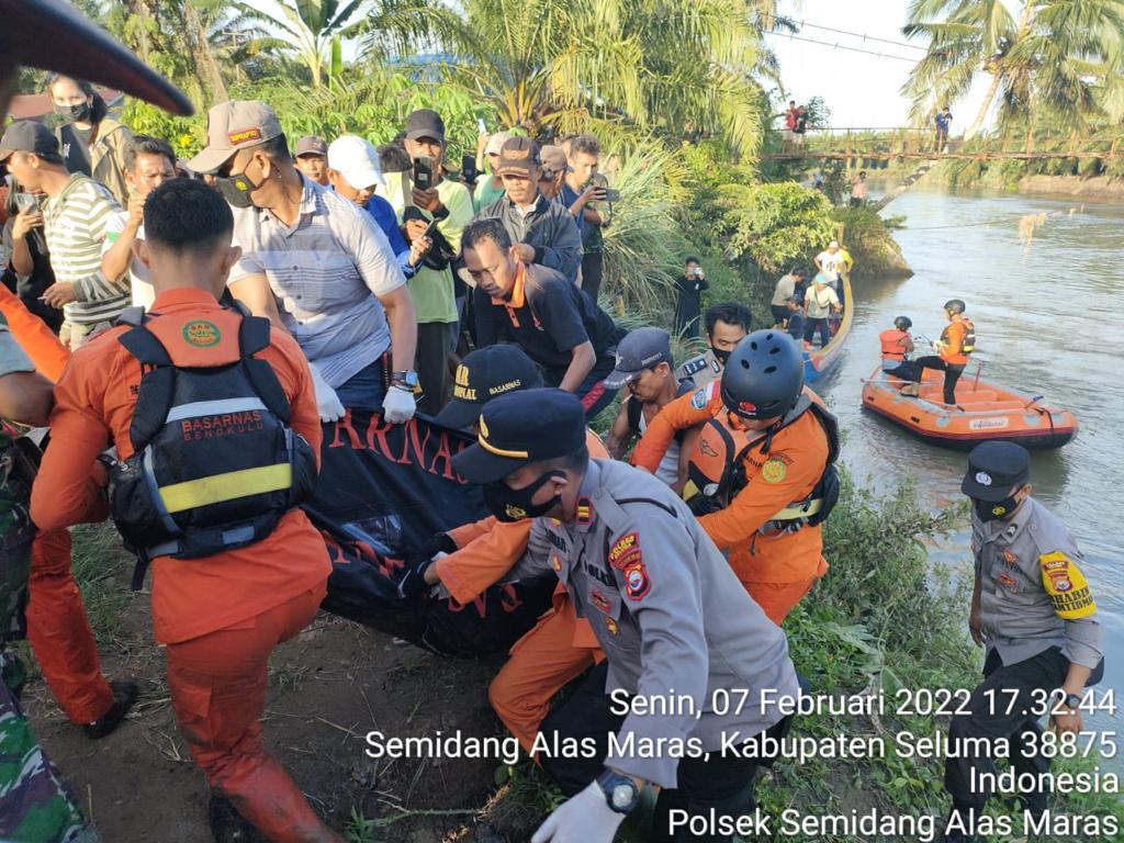 Hanyut Minggu Siang, Warga Nanjungan Ditemukan Tewas