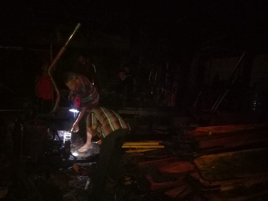 Korsleting Arus Listrik, Depot Kayu Ludes Terbakar