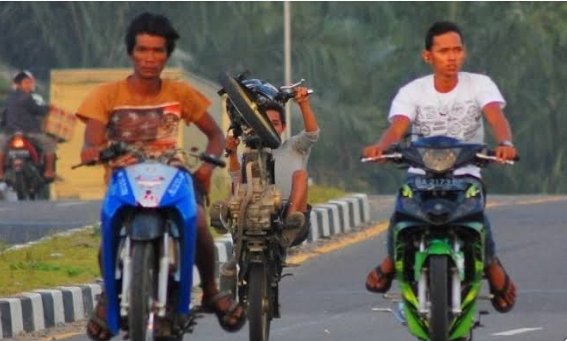 Jalan Depan Kantor Bupati Jadi Arena Balap Liar