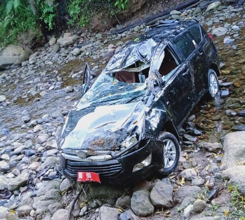 Mobil Dinas Karo Kesra Provinsi Bengkulu Terjun ke Jurang, Kondisinya Mengenaskan