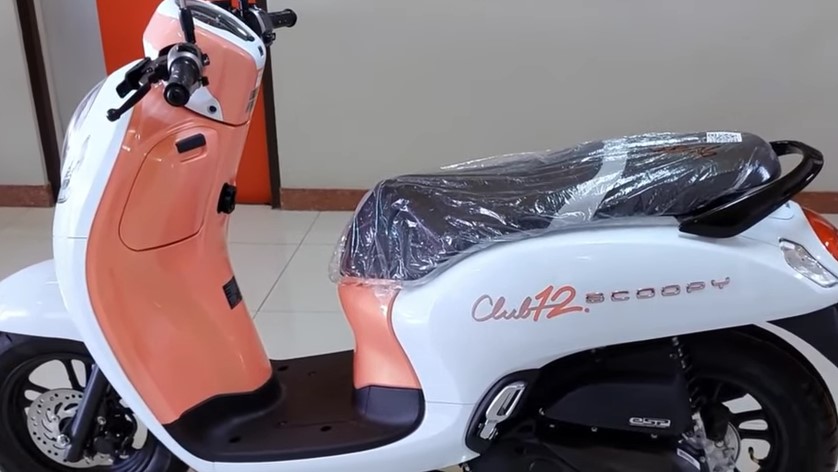 Honda Scoopy 2024 Bikin Iri, Warna Sederhana Tapi Elegan, Pas Banget Untuk Kawula Muda