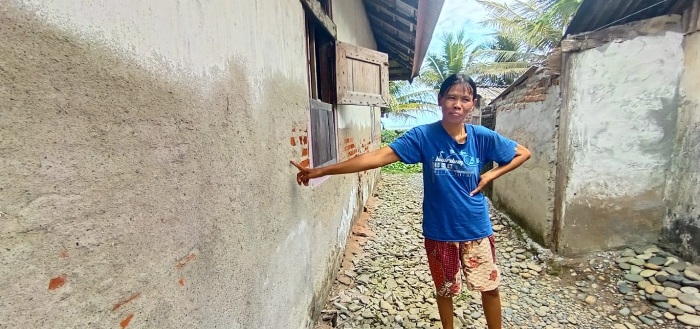 Warga Desa Padang Bakung Krisis Air Bersih