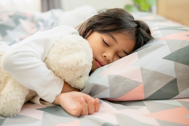  Tips Agar Anak Mau Tidur Sendiri, Dan Usia Ideal Pisah Kamar! 