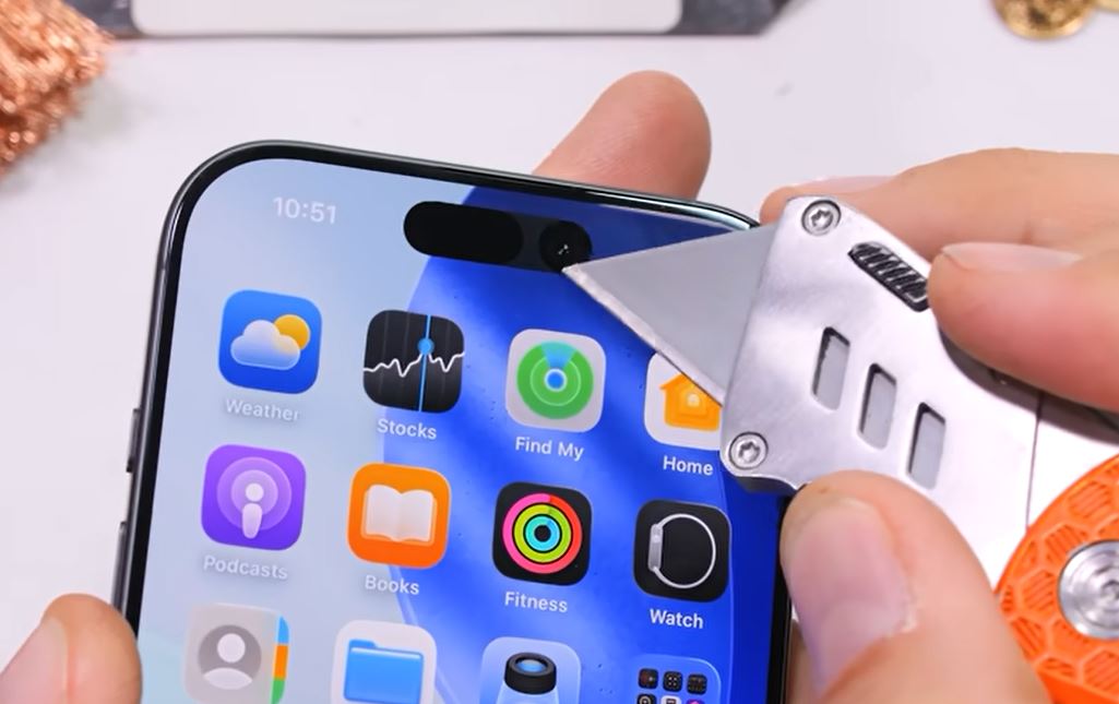 Apple Pamer Video iPhone 17 Tahan Goresan, Cuma Iklan? 