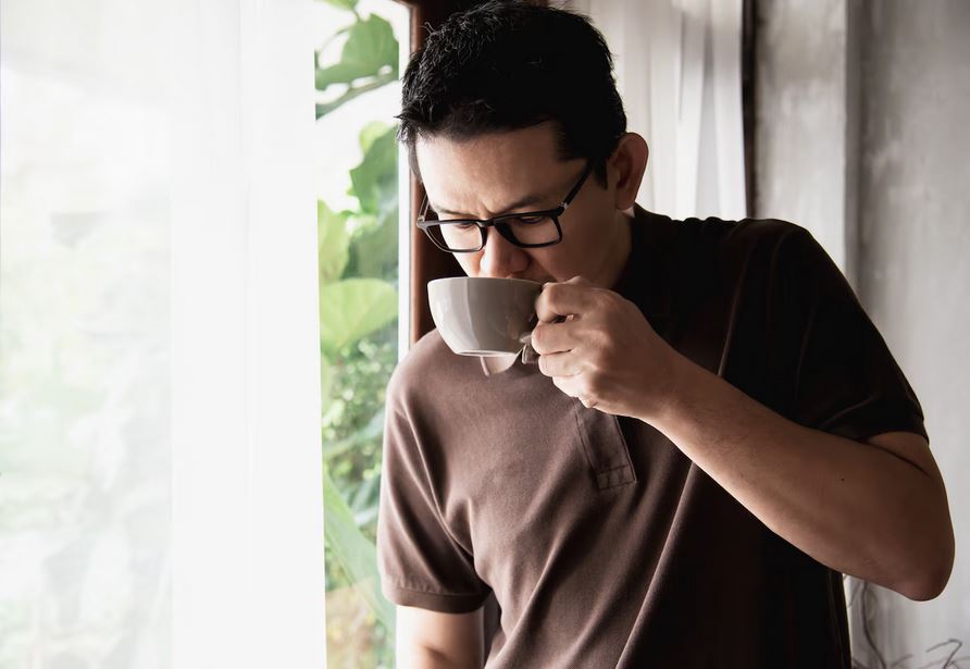 5 Kebiasaan Minum Kopi yang Harus Segera Hindari, Berisiko Perut Buncit