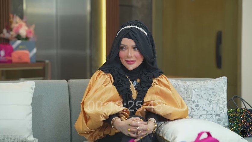 Yuni Jasmine Viral! PNS asal Lampung Berdagu Lancip 