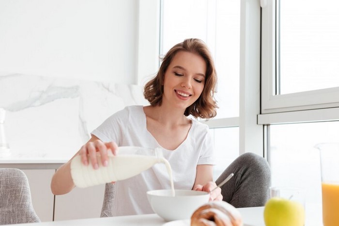 5 Produk Susu yang Direkomendasi Menaikkan Berat Badan