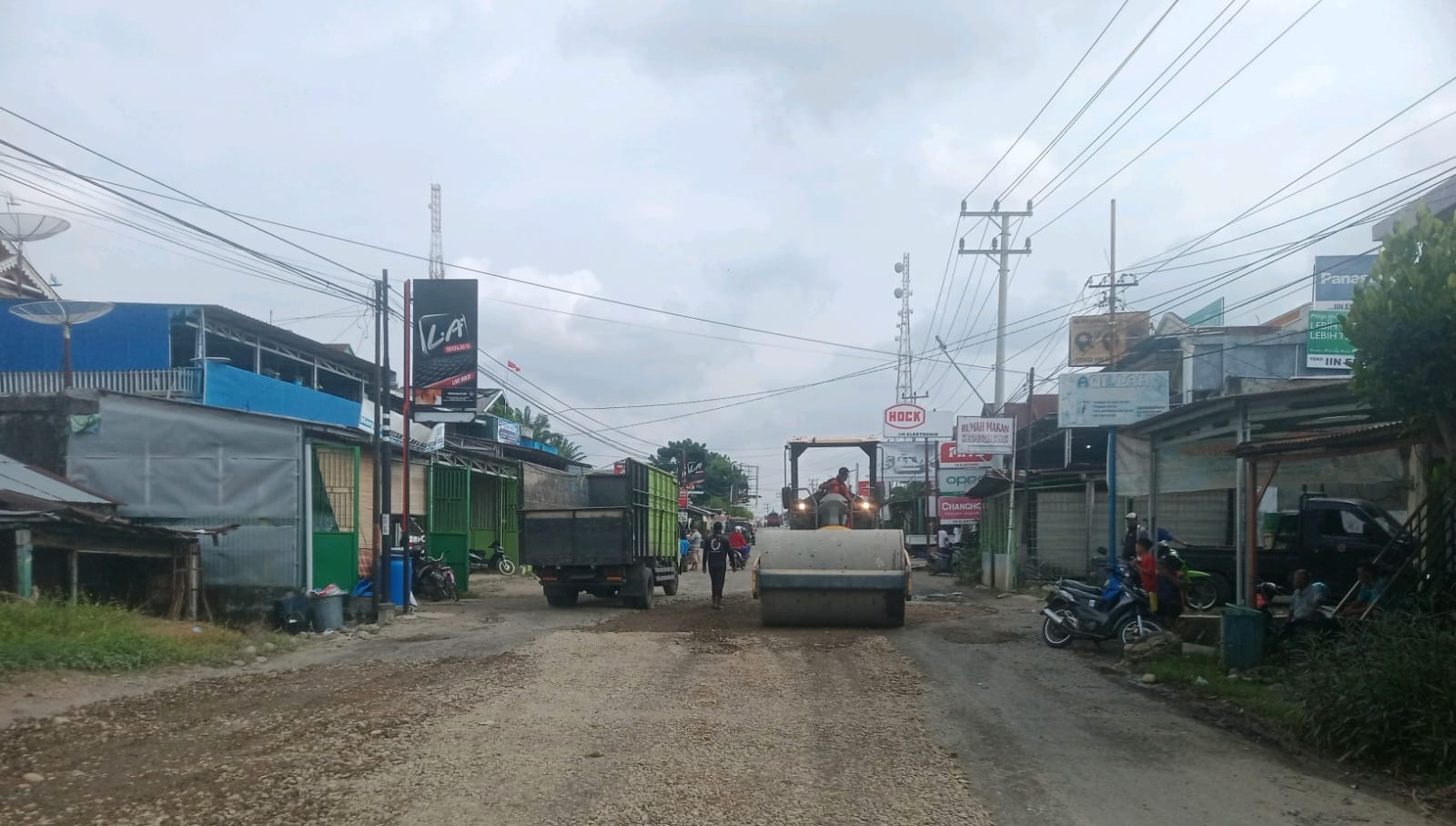 Ruas Jalan Nasional di Seluma Akhirnya Diperbaiki