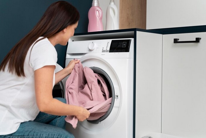 5 Jenis Pakaian Ini Disarankan Tidak Dicuci di Mesin Cuci, Baiknya Bawa ke Laundry