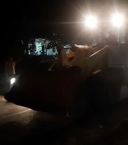 Dua Regu TRC Bersihkan Material Longsor di Jalan Lintas Manna - Tanjung Sakti, Arus Lalu lintas Masih Lumpuh
