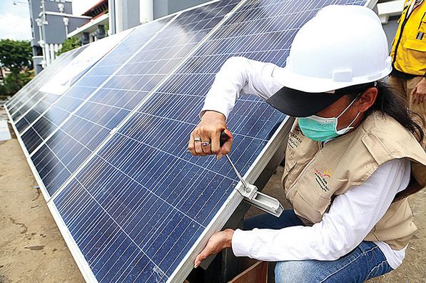 Kementerian ESDM Berikan Bantuan Solar Cell ke Seluma
