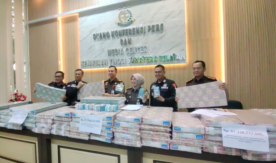 Mantan Gubernur Bengkulu Ditahan Kejati Sumsel, Uang Rp 61 Miliar Lebih Diamankan