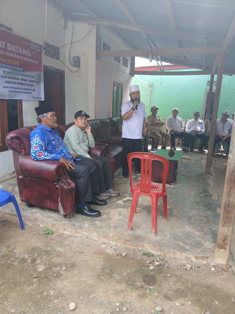 Gubernur Bengkulu Helmi Hasan Diterima Dengan Bahagia di Desa Cinto Mandi