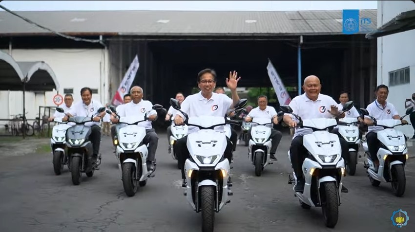  ITS Surabaya dan PT Panggung Electric Citrabuana Rilis Motor Listrik EVITS  