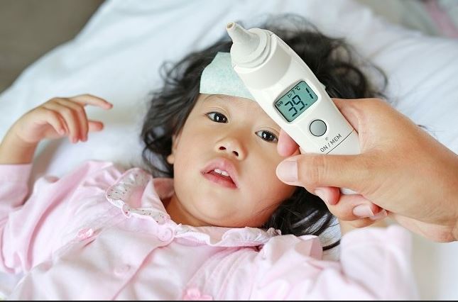 Cara Alami Meredakan Demam Anak Tanpa Obat ini Pilihan Makanan yang Efektif