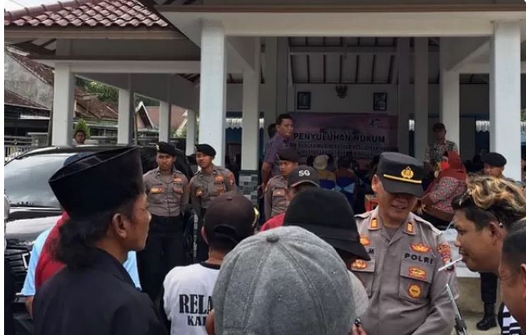 Bikin Merinding! Kades di Jawa Timur Didemo Agar Nyalon Lagi 