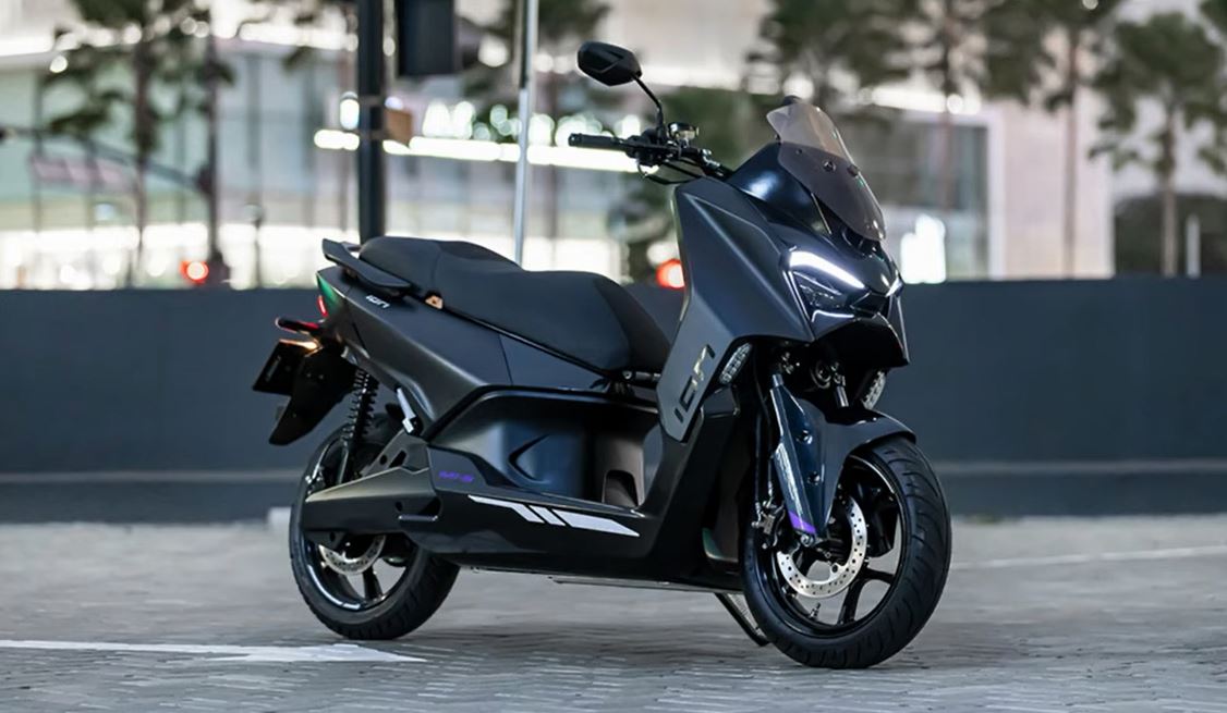 TVS M1-S Skuter Listrik Bergaya Maxi Resmi Diperkenalkan