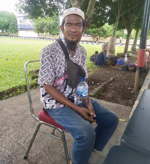 Miris! Bapak dan Tiga Anak Warga Sumatera Barat Terlantar, Diturunkan dari Mobil, Jalan Kaki Dari Lampung