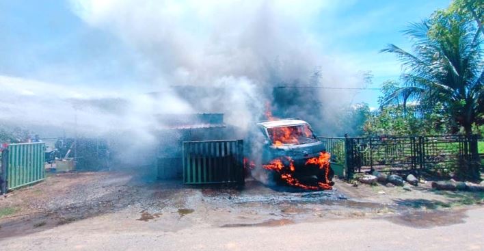 Warung Manisan di Bengkulu Selatan Terbakar! 2 Mobil dan Motor Hangus, Ini Pemicu Api