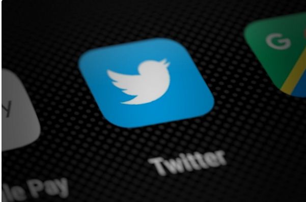 Akun Twitter Centang Biru Dikenakan Biaya Rp300 Ribu per Bulan