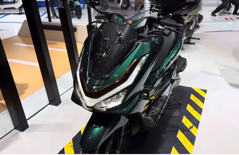 Honda PCX 160 2025 Roadsync Green Rival Pesaing Yamaha NMAX, Kapasitas Tanki dan Bagasi Jadi Sorotan