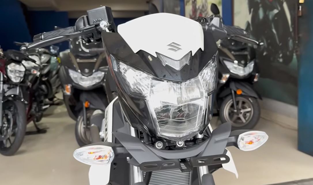 Suzuki Satria F150 2026 Sudah Bisa Dibeli, Warna Putih Hitam Lebih Sporty dan Agresif 