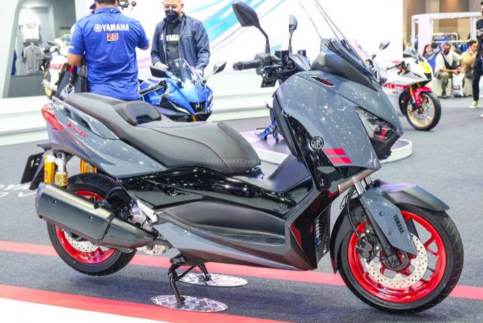 Siapapun Pasti Tergoda, Yamaha XMAX SP 300 CC Hadir Dengan Warna Abu-Abu Glossy Yang Menawan 