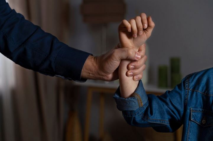 Istri Sedang Pergi, Ayah di Bengkulu Ini Beraksi, Anak Kandung Langsung Disetubuhi 