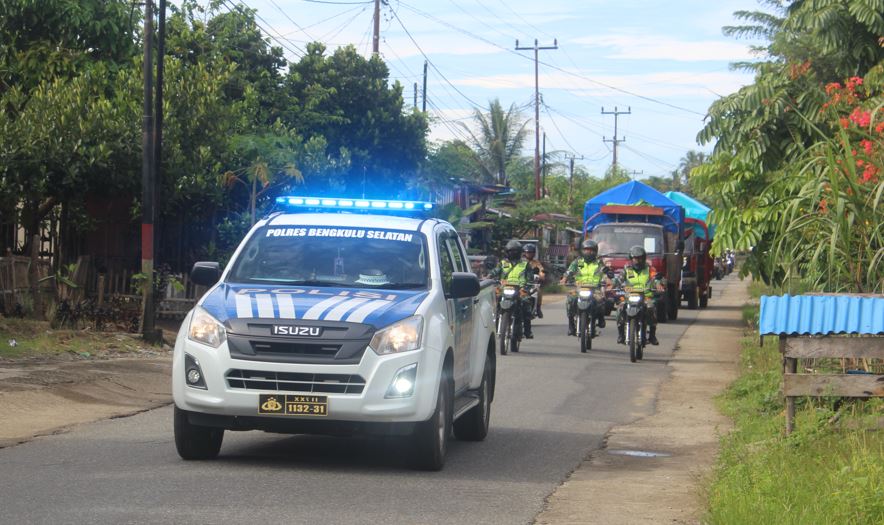 Dijaga Ketat Polisi dan TNI, Logistik Pilkada Serentak 2024 di Bengkulu Selatan Selesai Didistribusi