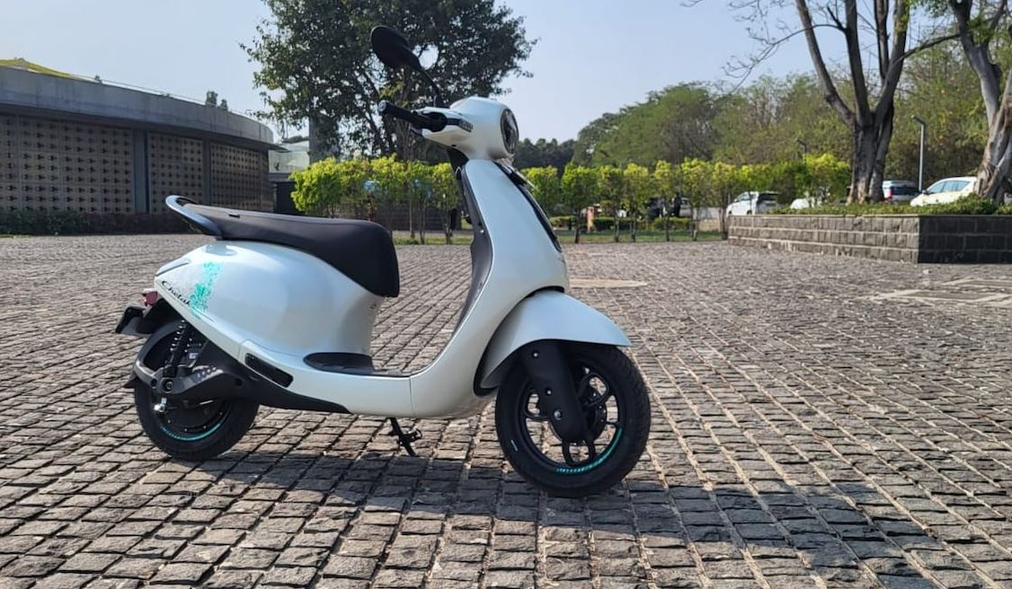 Bajaj Chetak C25 Meluncur, Motor Listrik Murah Setara Wave Alpha, Bisa Ngecas Saat Berkendara