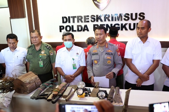 3 Perambah Hutan Konservasi di Bengkulu Ditangkap