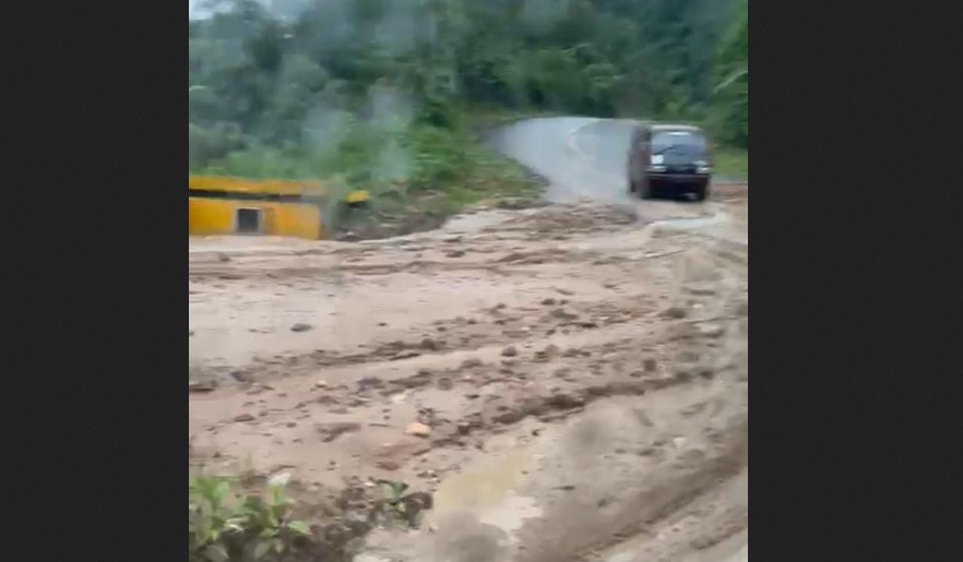 BREAKING NEWS: Jalan Lintas Manna-Pagaralam Kembali Ditutupi Longsor, Pemkab Diminta Turun Tangan 