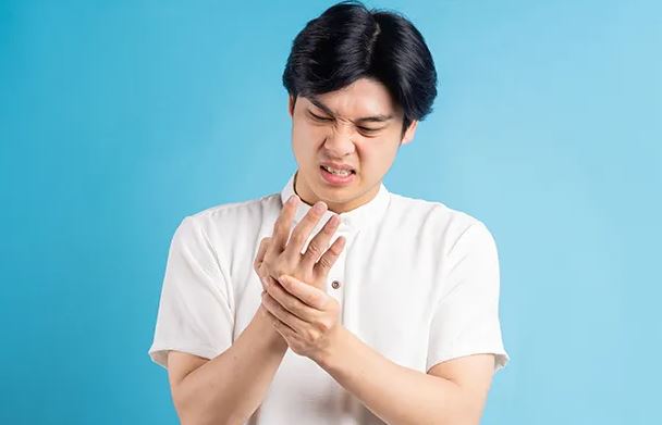 Jangan Disepelekan, Ini Penyebab Kebas Pada Tangan dan Kaki Yang Harus Dipahami