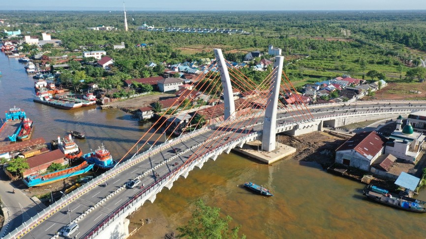 Jembatan Sei Lalak, Jembatan Melengkung Pertama di Indonesia